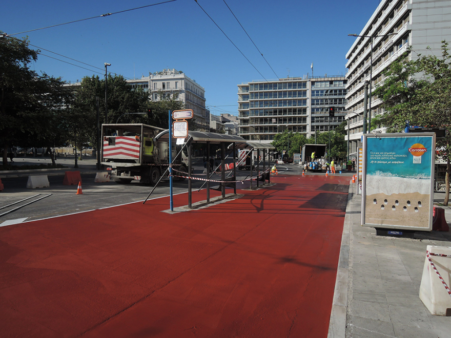 Μεγάλος Περίπατος: Η «εγχείρηση» στο Σύνταγμα άρχισε χωρίς επιπλοκές