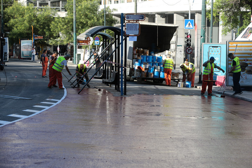 Μεγάλος Περίπατος: Η «εγχείρηση» στο Σύνταγμα άρχισε χωρίς επιπλοκές