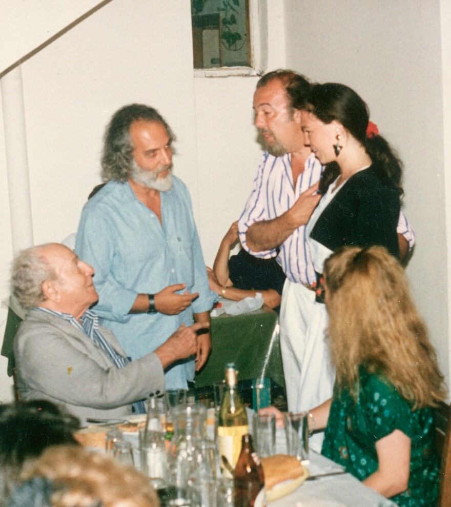 Επίδαυρος: Οι ιστορίες που έμειναν αξέχαστες στην αυλή του «Λεωνίδα»