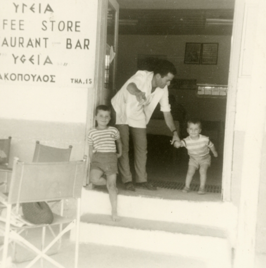 Επίδαυρος: Οι ιστορίες που έμειναν αξέχαστες στην αυλή του «Λεωνίδα»