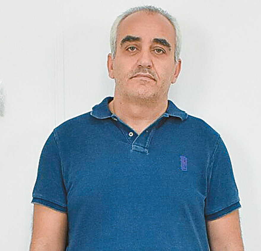 Ο ψευτογιατρός υποσχόταν θεραπεία με... συνδετήρες - Απατεώνας με 1.000 πρόσωπα ο Νίκος Κοντοστάθης