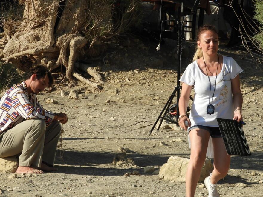 Άγριες Μέλισσες: Ηθοποιός της σειράς πρωταγωνιστεί σε ταινία που γυρίζεται στα Μάταλα