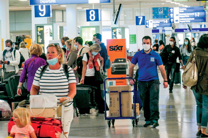 Τουρισμός: Με 8.000 «έξυπνα» τεστ την ημέρα η υποδοχή των τουριστών