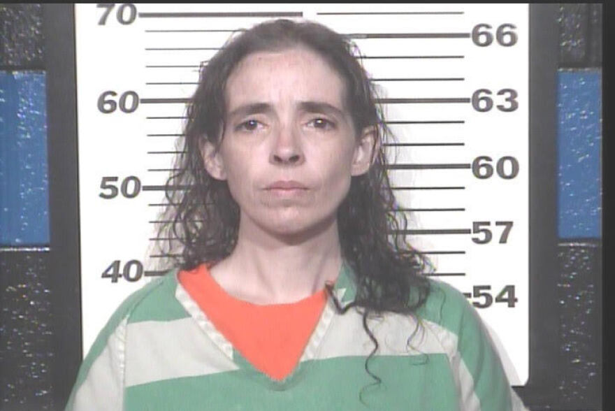 Φρίκη στις ΗΠΑ: «Μητέρα» άφησε το μωρό της σε σιδερένιο κλουβί ανάμεσα σε φίδια και ποντίκια