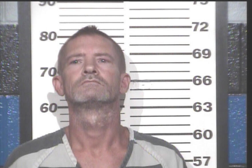 Φρίκη στις ΗΠΑ: «Μητέρα» άφησε το μωρό της σε σιδερένιο κλουβί ανάμεσα σε φίδια και ποντίκια