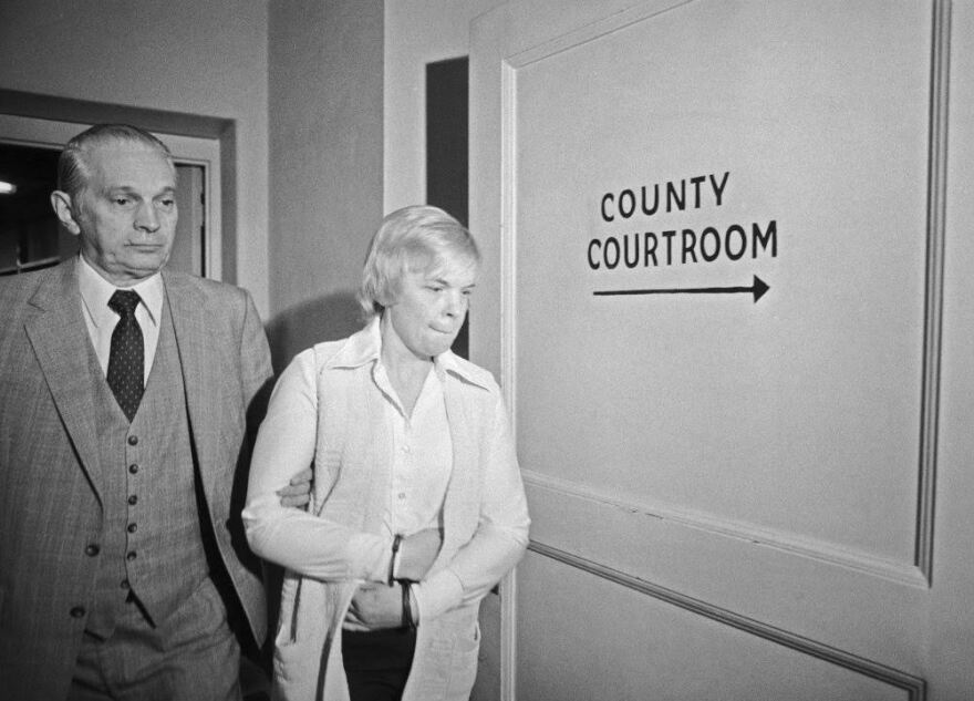 Πώς μία μητέρα κάνει κακό στο παιδί της; - Βασανισμοί, δολοφονίες και ιστορίες που... ανατριχιάζουν 