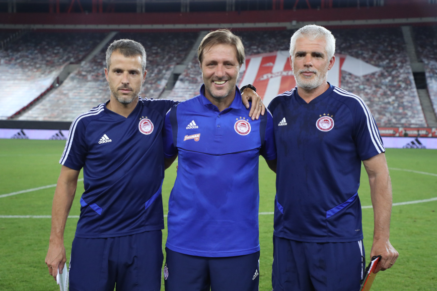 Οι πανηγυρισμοί του Ολυμπιακού για το πρωτάθλημα - Οι παίκτες «μπουγέλωσαν» τον Μαρτίνς!