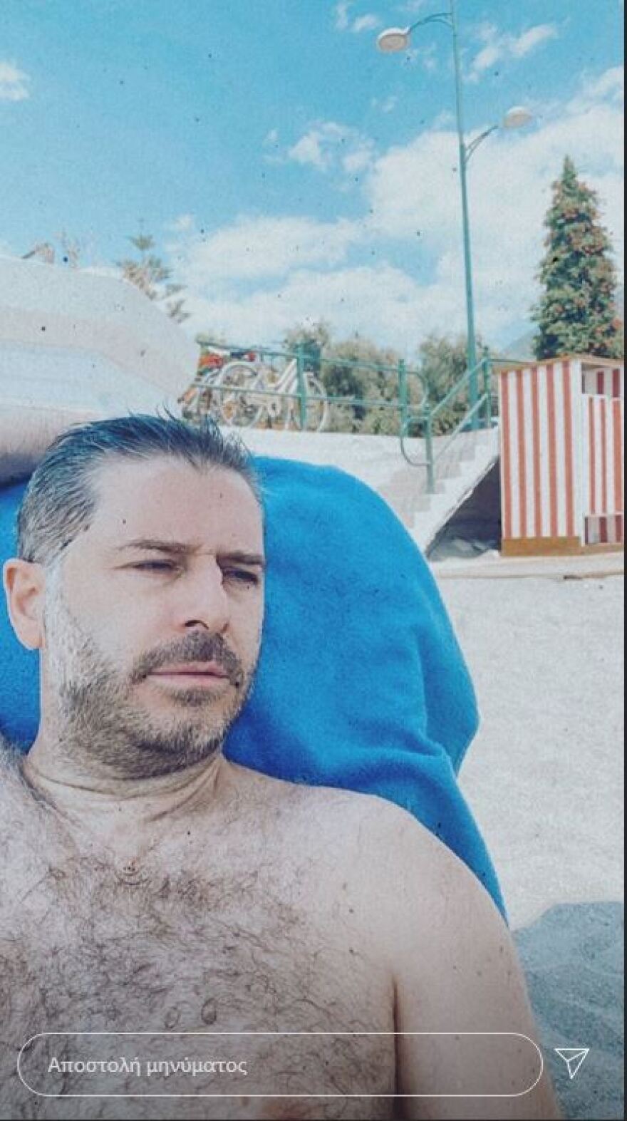 Αλέξανδρος Μπουρδούμης & Λένα Δροσάκη: Τη φωτογραφίζει έγκυο με μπικίνι – Του δανείζει το ψάθινο καπέλο της για τον ήλιο