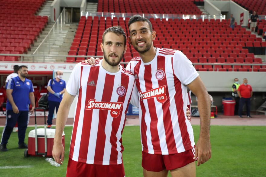 Οι πανηγυρισμοί του Ολυμπιακού για το πρωτάθλημα - Οι παίκτες «μπουγέλωσαν» τον Μαρτίνς!