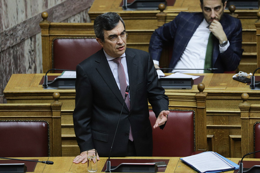 Αξιωματικός της ΕΛΑΣ είχε σκάψει έναν... νομό ψάχνοντας λίρες και χρυσό!