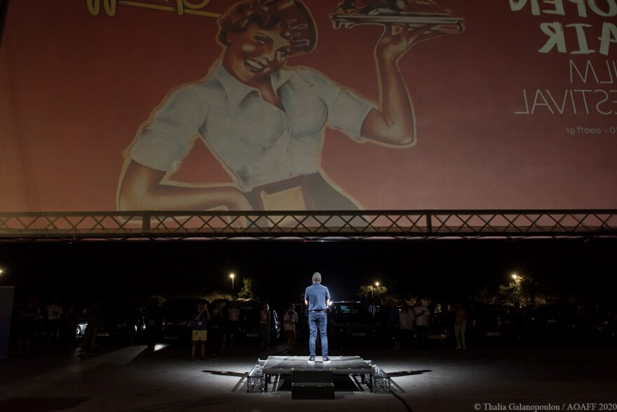 Athens Open Air Film Festival: Aνεβήκαμε για Drive In στον Λυκαβηττό με τον Αμερικανό Πρέσβη και ήταν όλα πολύ cool 