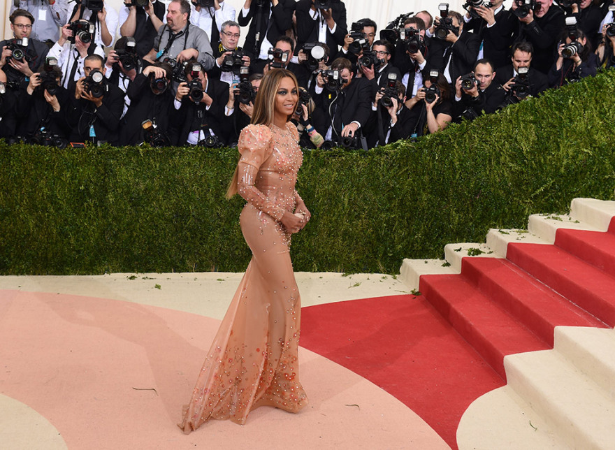 Beyonce: Η... λαμπερή εκδοχή της Μητέρας Τερέζας των Αφροαμερικανών