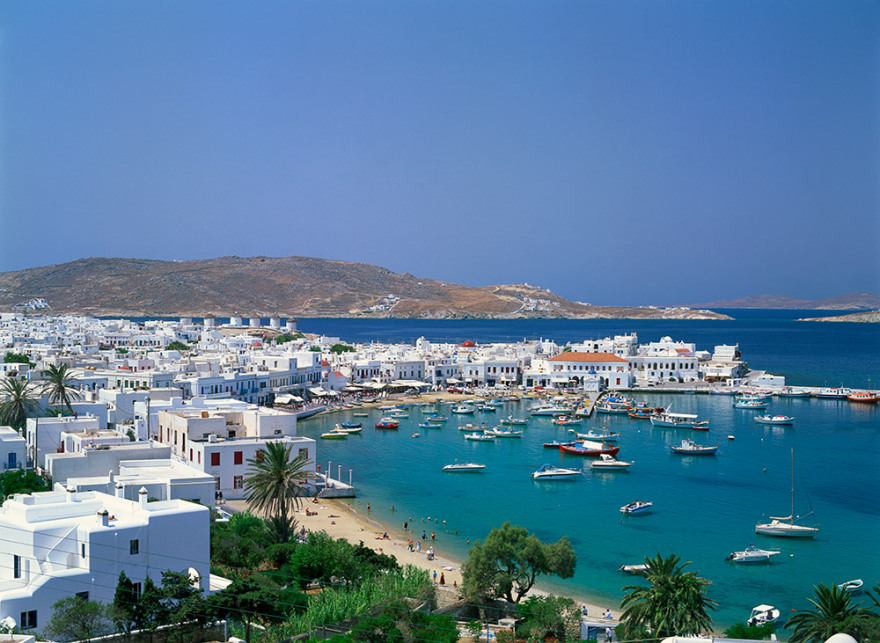 Μύκονος - Σαντορίνη: Άδεια νησιά, κλειστά μαγαζιά και εργαζόμενοι στον «αέρα»