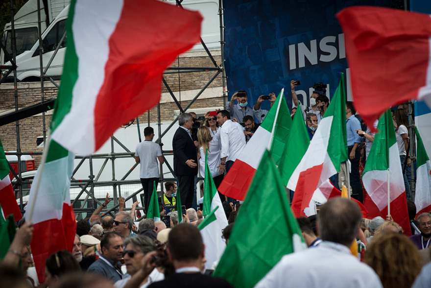 Ρώμη: Συγκέντρωση της κεντροδεξιάς κατά της κυβέρνησης Κόντε