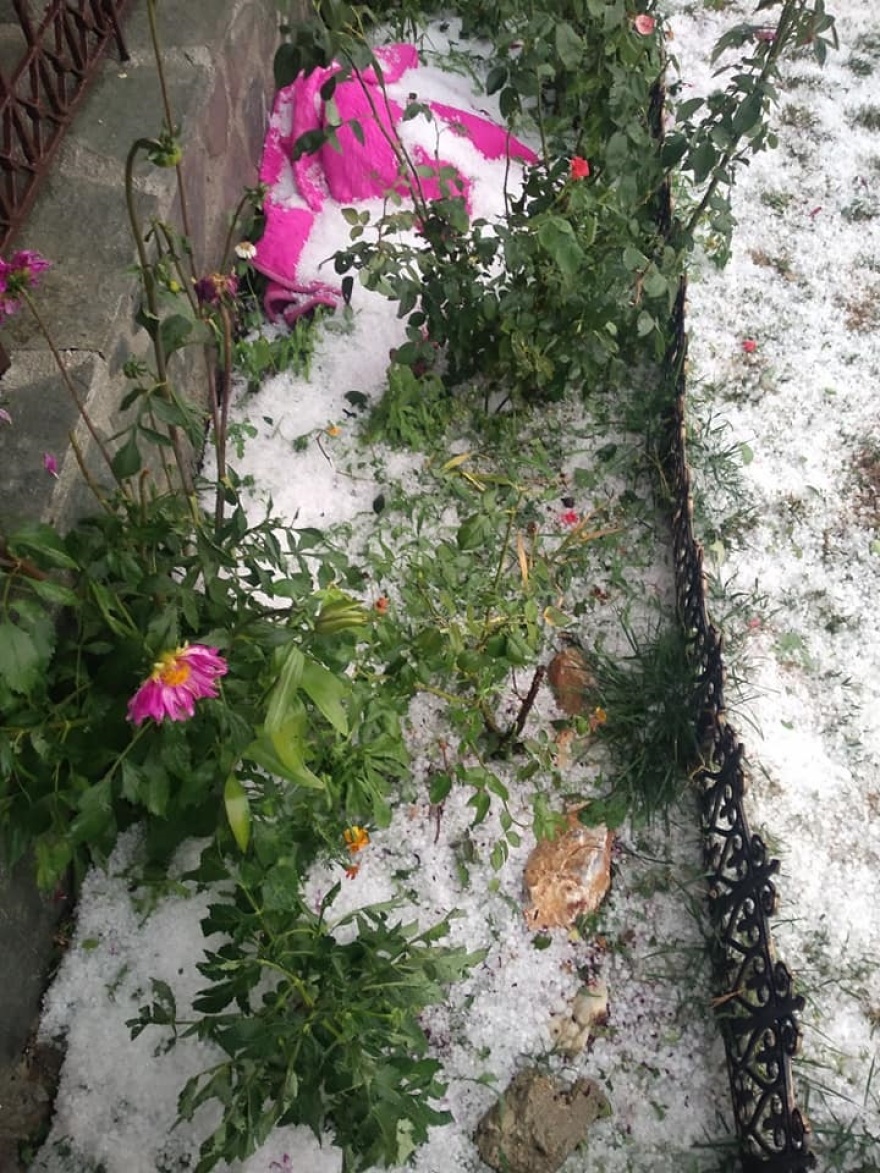 Καιρός: Στα «λευκά» η Πτολεμαΐδα από το χαλάζι