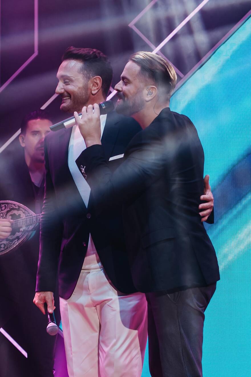 Μενιδιάτης - Βρεττός: Εντυπωσιακή αρχή - Πρωταγωνιστούν στη νυχτερινή διασκέδαση!