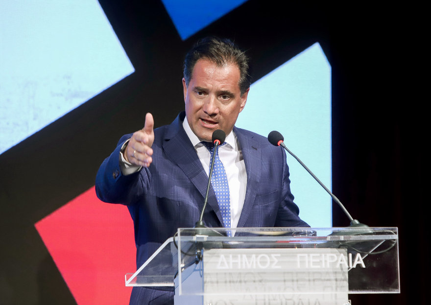 Πειραιάς: Υπεγράφη η σύμβαση για την αξιοποίηση του Πύργου 