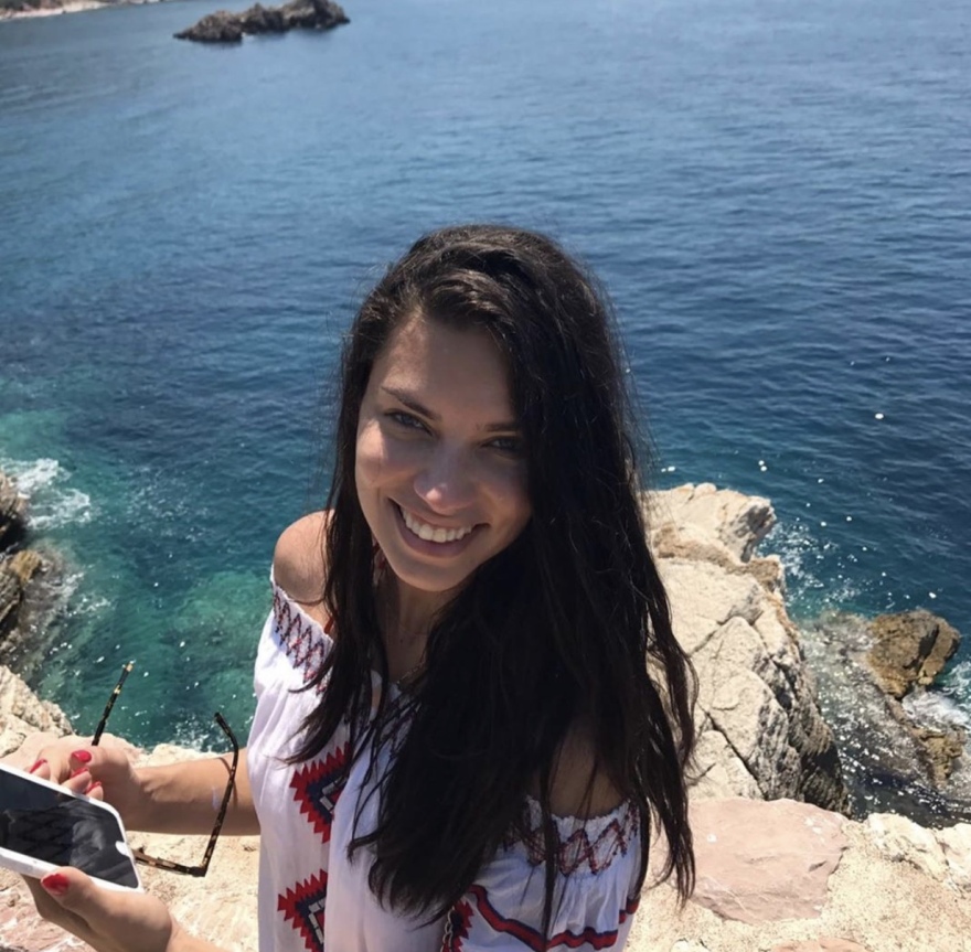 Στη Μύκονο η Αντριάνα Λίμα και η Ιζαμπέλ Γκουλάρτ