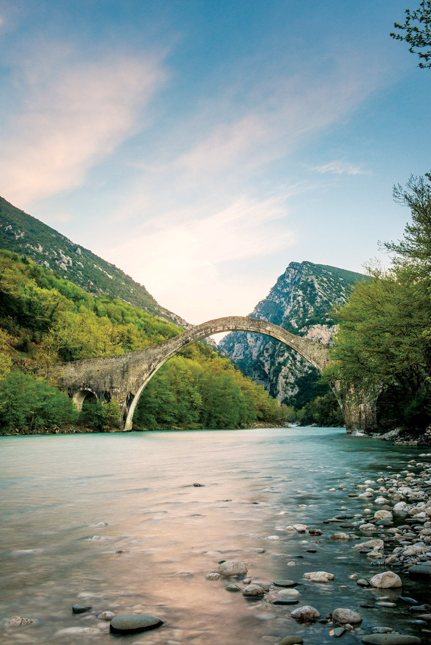 Γέφυρα Πλάκας: 'Ορθια ξανά 