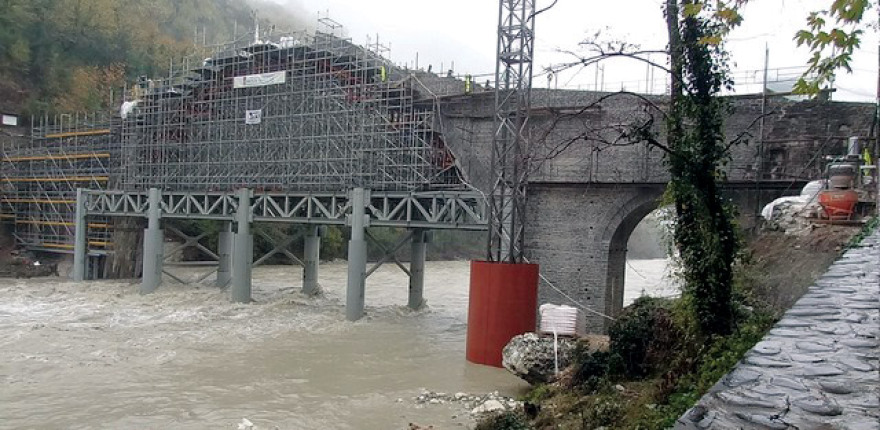 Γέφυρα Πλάκας: 'Ορθια ξανά 