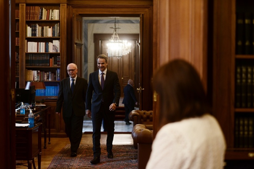 Σακελλαροπούλου σε Μητσοτάκη: Ανάγκη να κλείσει το θέμα με το πακέτο ανάκαμψης 