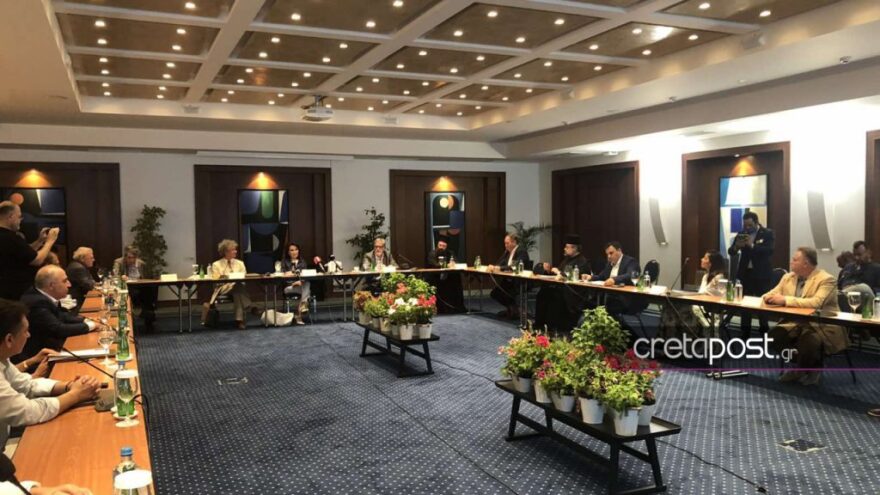 Στη Σπιναλόγκα η Γιάννα Αγγελοπούλου