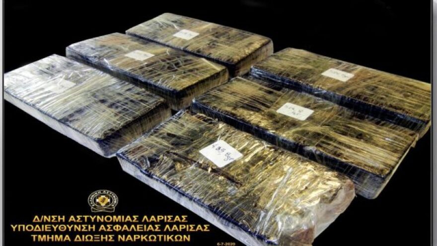 Θεσσαλία: Έθαψαν τρία κιλά ηρωίνης, λήστεψαν γριούλα και διέρρηξαν 17 σπίτια!