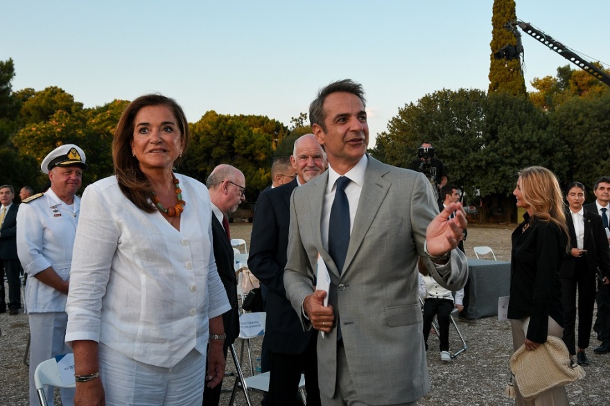 Στύλοι του Ολυμπίου Διός: Παρουσία του ζεύγους Μητσοτάκη η εκδήλωση για την ελληνική προεδρία του Συμβουλίου της Ευρώπης