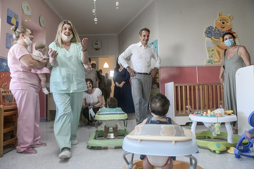 Μητσοτάκης: «Η Ελλάδα έχει πλέον σύγχρονο και διαφανές σύστημα αναδοχής και υιοθεσίας»