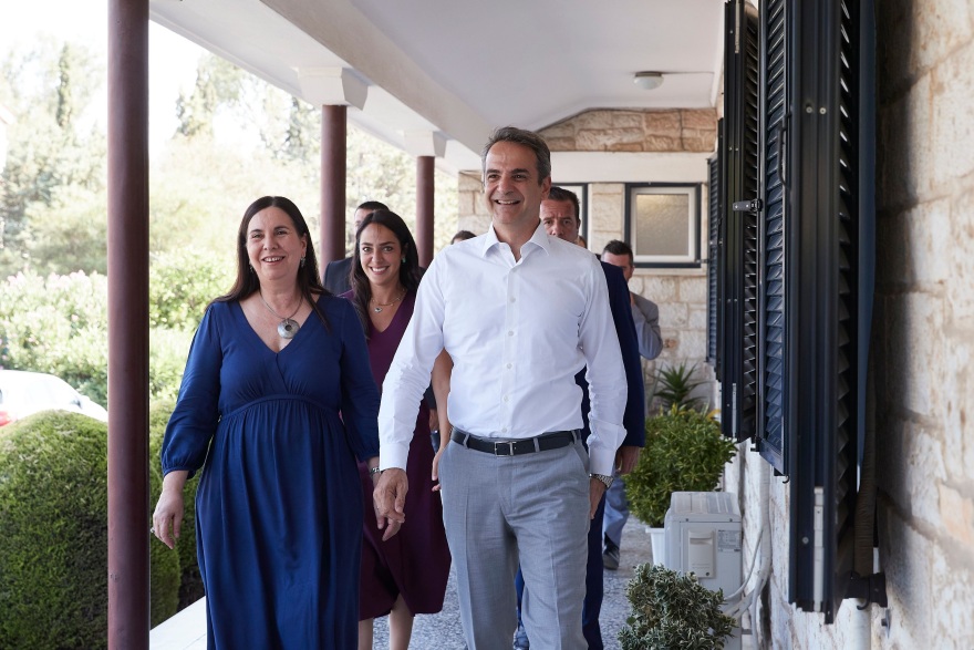 Μητσοτάκης: «Η Ελλάδα έχει πλέον σύγχρονο και διαφανές σύστημα αναδοχής και υιοθεσίας»