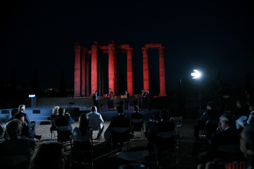 Στύλοι του Ολυμπίου Διός: Παρουσία του ζεύγους Μητσοτάκη η εκδήλωση για την ελληνική προεδρία του Συμβουλίου της Ευρώπης