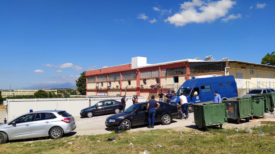 Θήβα: Μεγάλη επιχείρηση της δίωξης ναρκωτικών στην Δομή Μεταναστών - Δείτε φωτογραφίες