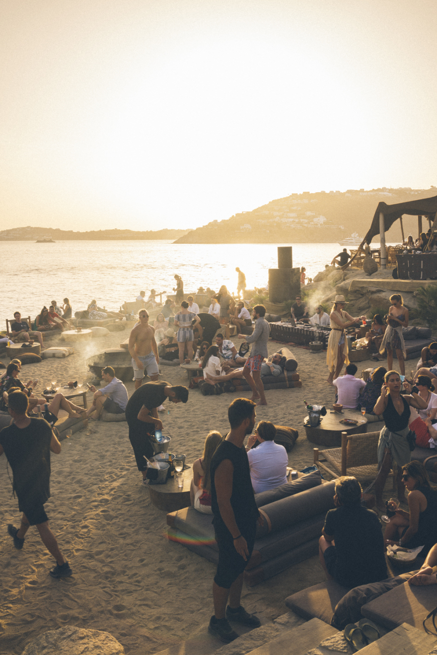 Condé Nast Traveller: Το «Scorpios» στη Μύκονο πρώτο στη λίστα των κορυφαίων beach bars του πλανήτη