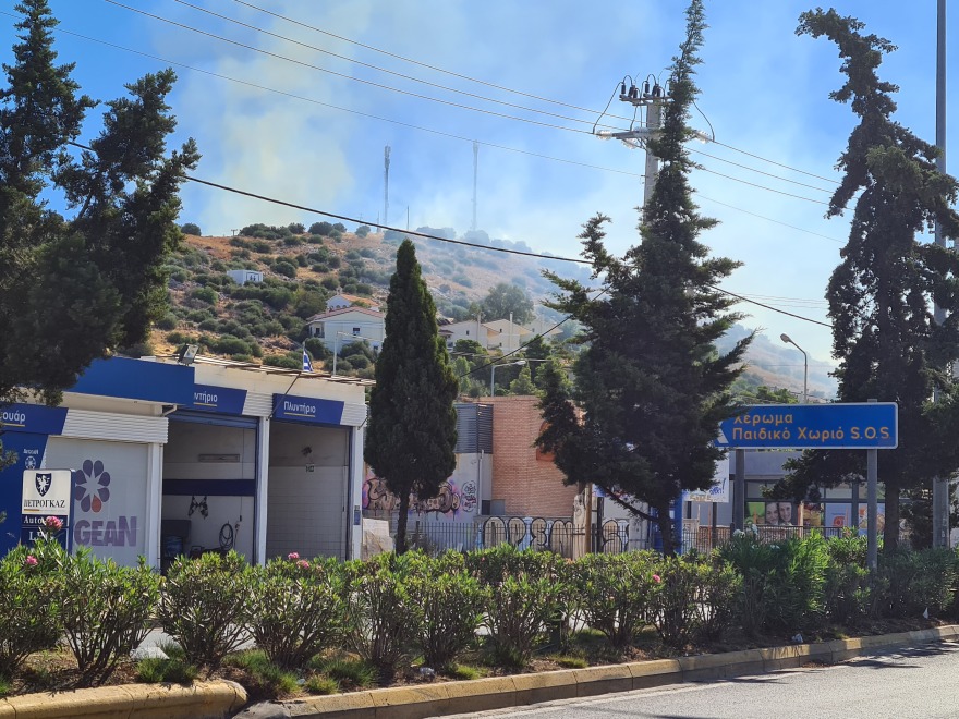 Φωτιά στη Βάρη: Σε ύφεση το μέτωπο - Εκκενώθηκαν τα χωριά SOS και γηροκομείο - Δείτε βίντεο