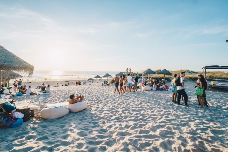 Condé Nast Traveller: Το «Scorpios» στη Μύκονο πρώτο στη λίστα των κορυφαίων beach bars του πλανήτη