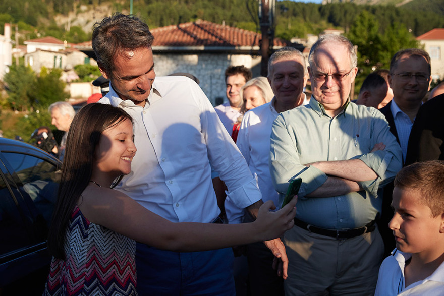 Στο σπήλαιο Πραμάντων ο Μητσοτάκης: Προτεραιότητα η προώθηση του ορεινού τουρισμού - Δείτε φωτογραφίες