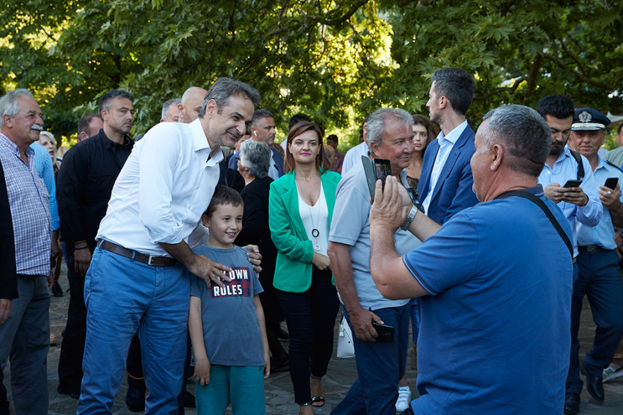 Στο σπήλαιο Πραμάντων ο Μητσοτάκης: Προτεραιότητα η προώθηση του ορεινού τουρισμού - Δείτε φωτογραφίες
