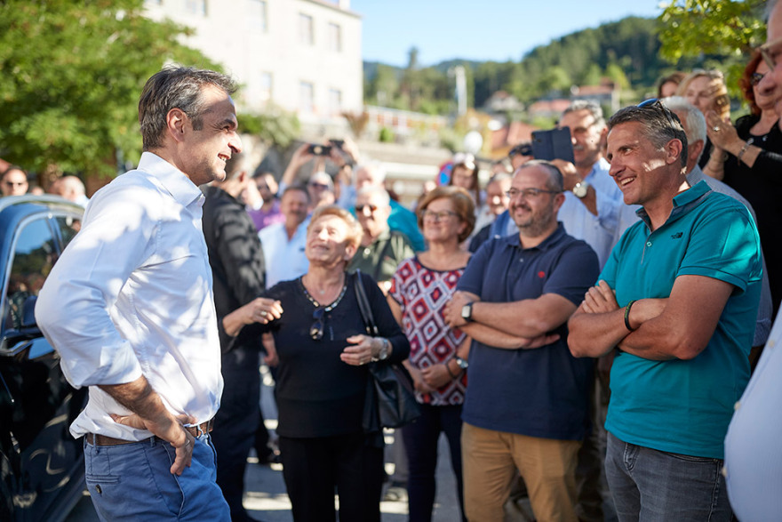 Στο σπήλαιο Πραμάντων ο Μητσοτάκης: Προτεραιότητα η προώθηση του ορεινού τουρισμού - Δείτε φωτογραφίες