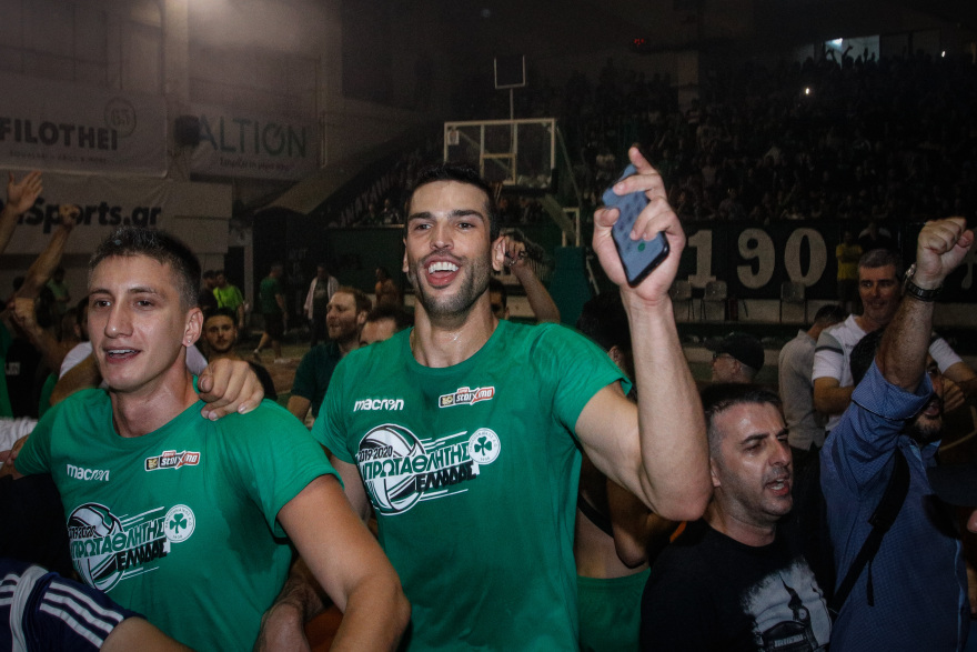 Βόλεϊ - Παναθηναϊκός: Αποθέωση στη Λεωφόρο για τους πρωταθλητές (φωτογραφίες)