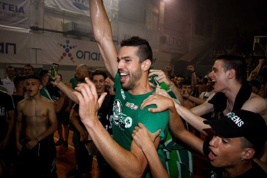 Βόλεϊ - Παναθηναϊκός: Αποθέωση στη Λεωφόρο για τους πρωταθλητές (φωτογραφίες)