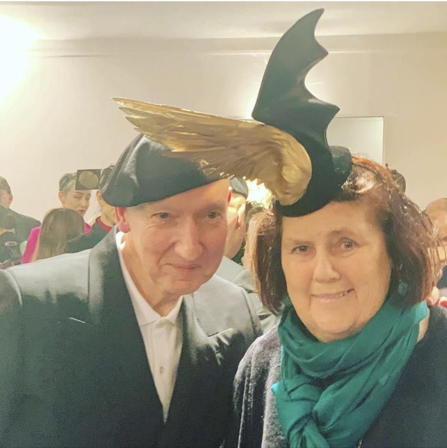 Suzy Menkes: Η ιέρεια της διεθνούς μόδας «κρεμάει» την πένα της 