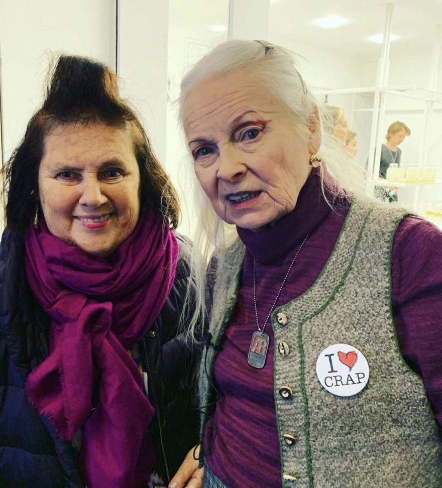 Suzy Menkes: Η ιέρεια της διεθνούς μόδας «κρεμάει» την πένα της 