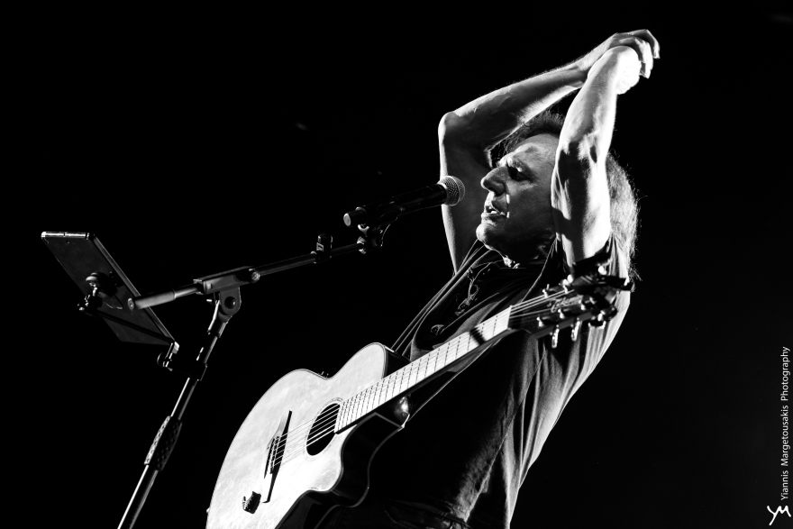 Παπακωνσταντίνου: Δεν είμαι ο ήρωας των τραγουδιών μου… Είμαι ο Βασίλης!