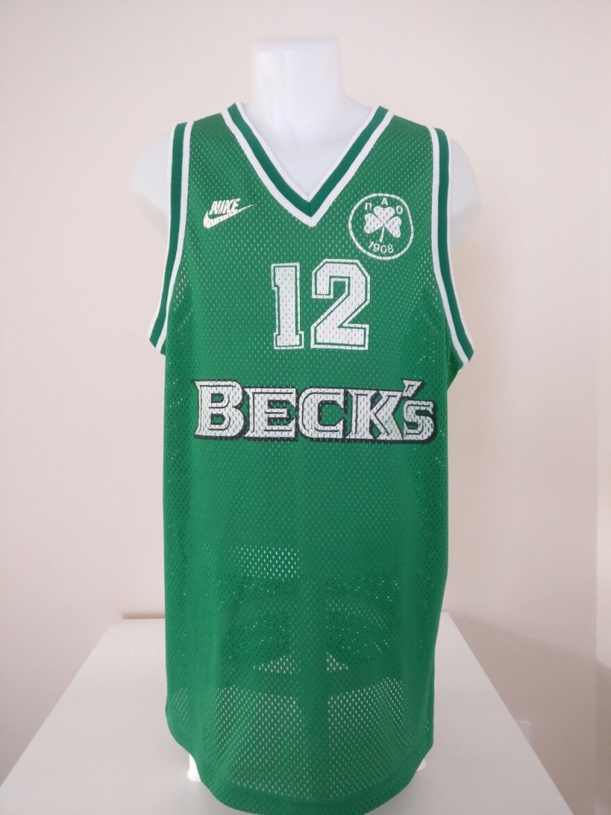 Ο συλλέκτης με τις 100 φανέλες του Παναθηναϊκού