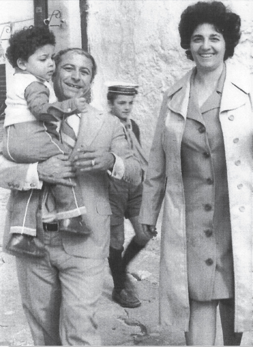 O μπακάλης που έγινε ο βασιλιάς της Μυκόνου 