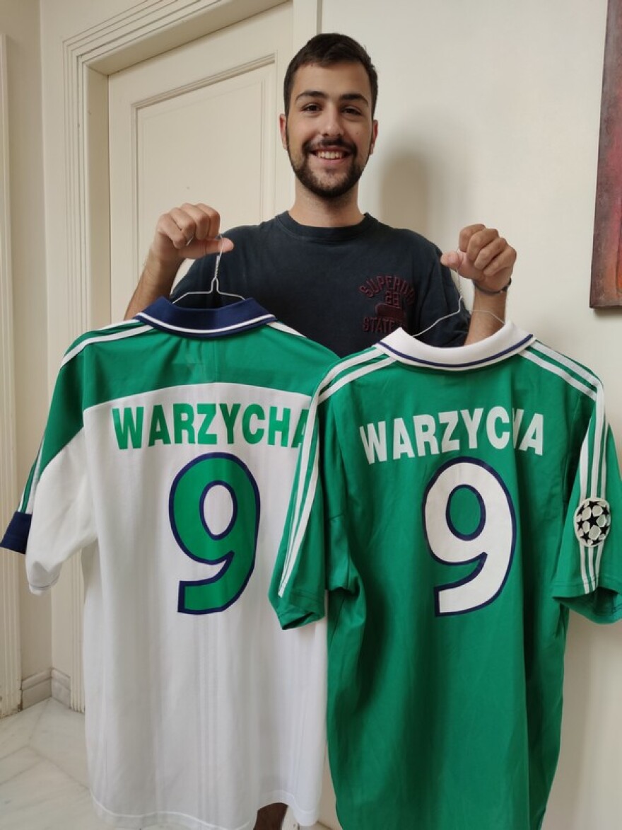 Ο συλλέκτης με τις 100 φανέλες του Παναθηναϊκού