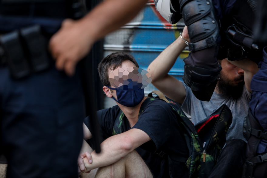 Επεισόδια έξω από την ΑΣΟΕΕ - Τρεις συλλήψεις 