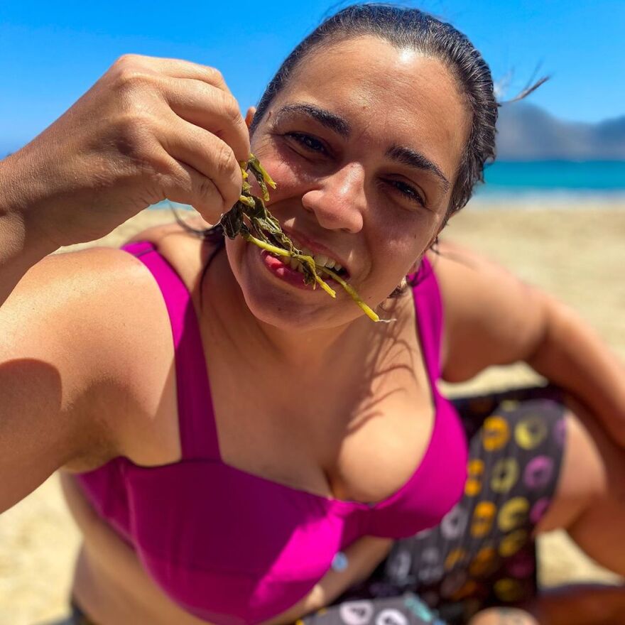 MasterChef: Η vegan Ντέμη Γεωργίου ποζάρει με το μπικίνι της 