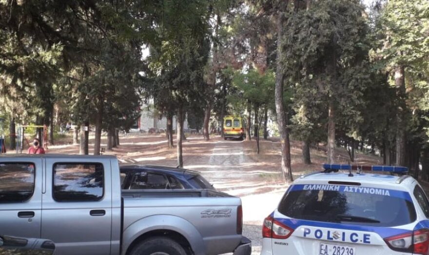 Τρίκαλα: Θρίλερ με πτώμα γυναίκας έξω από εκκλησία