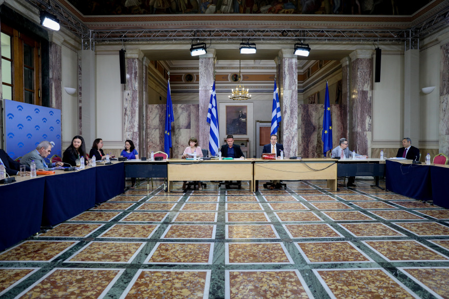 Σκευωρία Novartis: Σήμερα το πόρισμα για Παπαγγελόπουλο - Αντίστροφη μέτρηση για Ειδικό Δικαστήριο